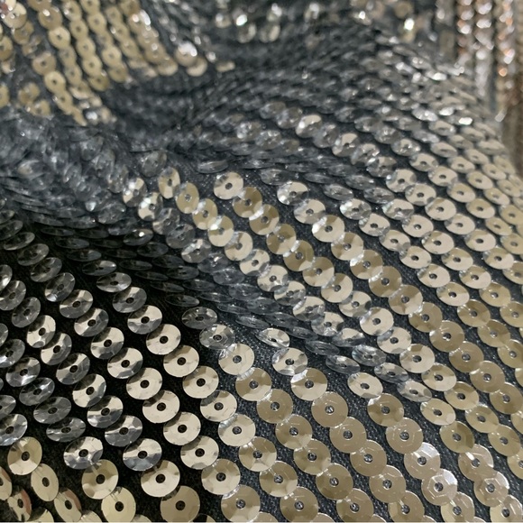 USED ONCE boohoo silver blazer and pants matching set - Picture 3 of 4